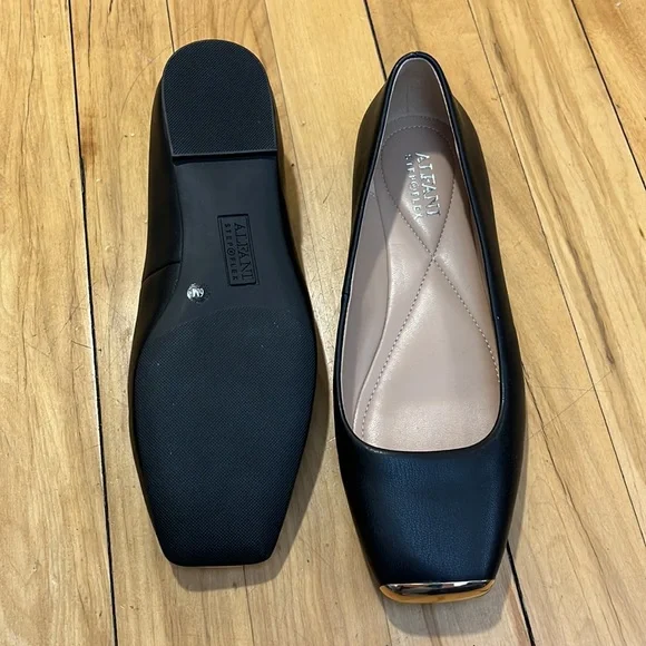 Alfani Neptoon Flat Sandal - Picture 2 of 3